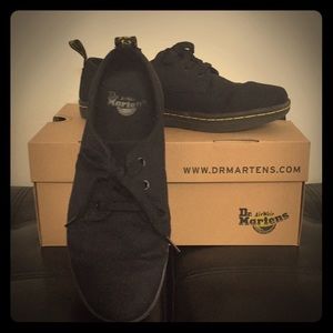 Dr. Martens Callem Canvas Flats